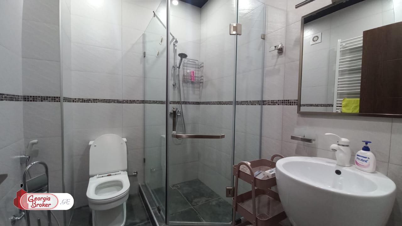 იყიდება ახალი გარემონტებული უნივერსალური ფართი ქოშიგორაზე